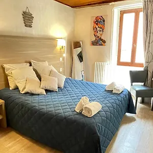https://hotel-du-cheval-blanc-barcelonnette.fr-provencehotel.com